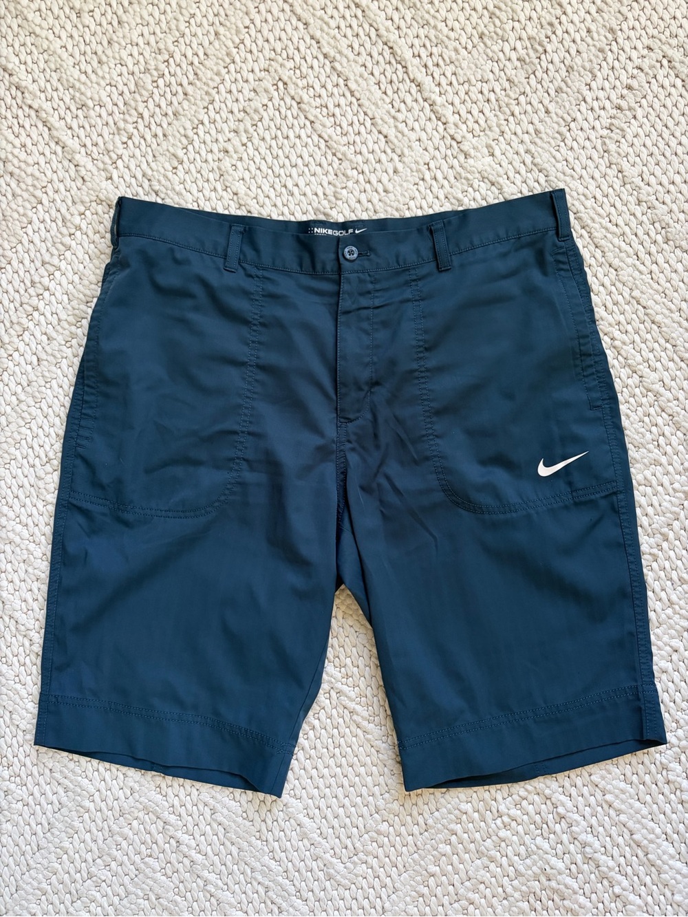 Nike Golf Sport Dri-Fit Navy Shorts with White Logo Flat Front Mens 36 EUC